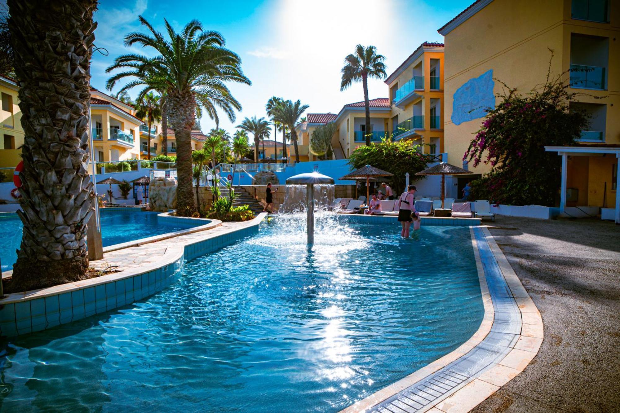 Malama Beach Holiday Village プロタラス エクステリア 写真