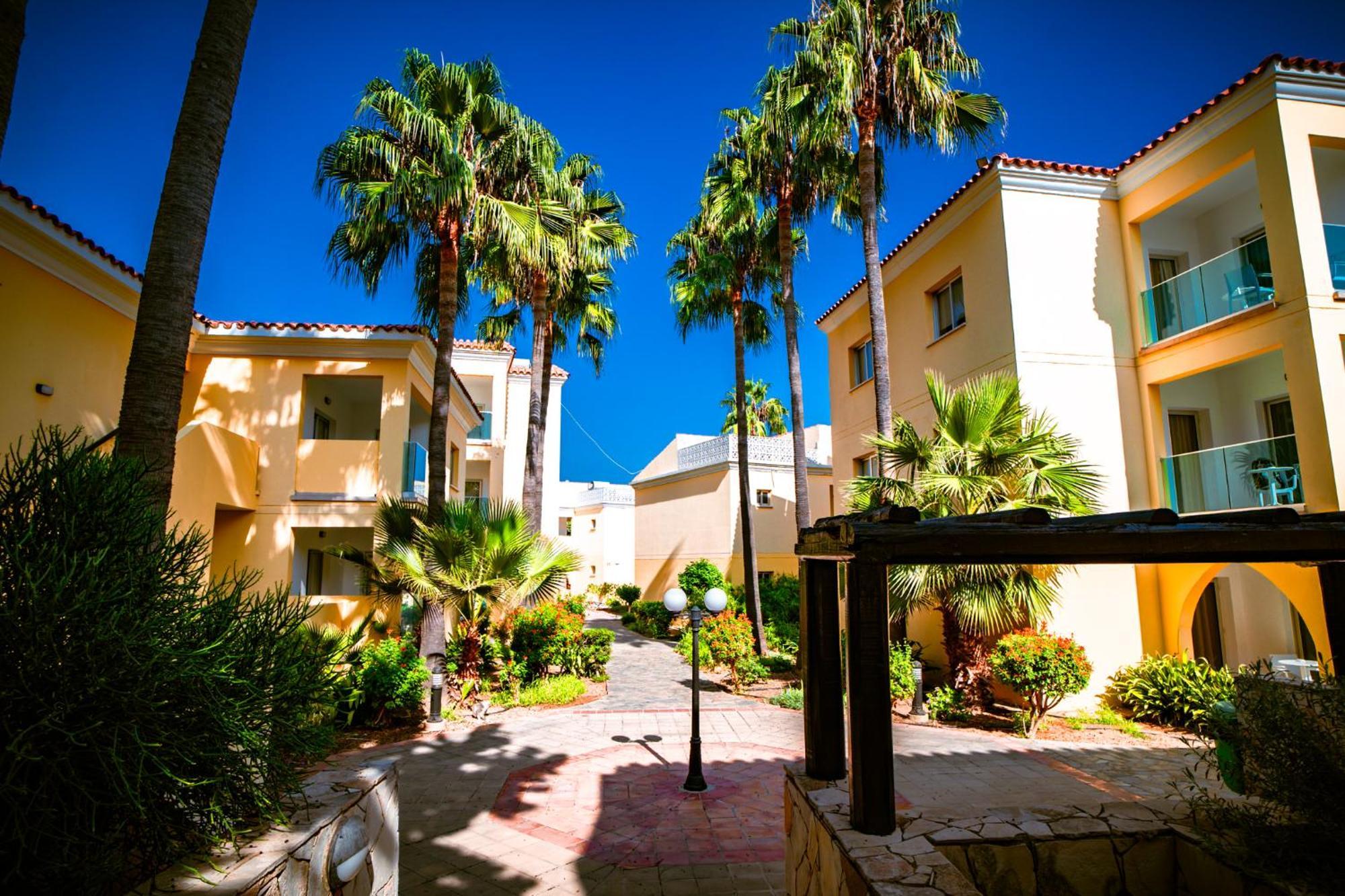 Malama Beach Holiday Village プロタラス エクステリア 写真